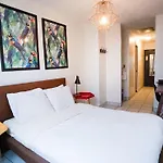 Hi Toronto Hostel